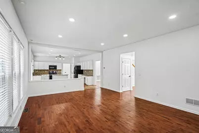 5157 Wellisford Court, Suwanee, GA 30024 - Photo 9
