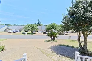 214 Huntington Pointe Dr, Thomasville, GA 31757 - Photo 3