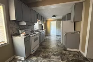 228 Academy St, Americus, GA 31709 - Photo 7