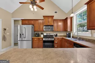 127 Lambdin Cir, Barnesville, GA 30204 - Photo 11