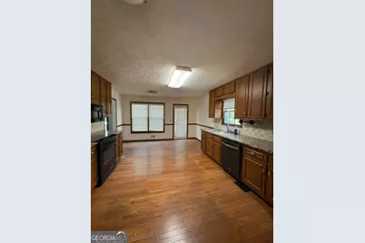 910 Thousand Oaks Drive, Lawrenceville, GA 30043 - Photo 5