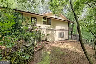 414 Leaning Chimney Dr, Clayton, GA 30525 - Photo 3