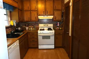 233 Leafwood Ln, Riverdale, GA 30274 - Photo 9