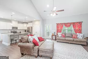 509 Lago Ct, Lagrange, GA 30241 - Photo 3