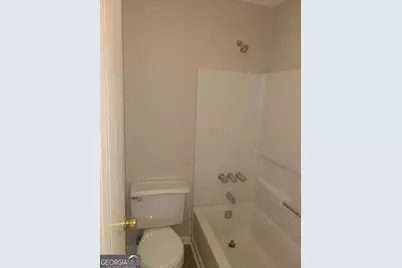 8010 Woodlake Drive, Riverdale, GA 30274 - Photo 11