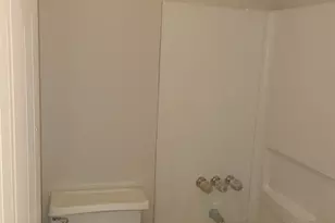 8010 Woodlake Dr, Riverdale, GA 30274 - Photo 11