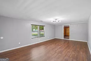 1042 Main St, Whitesburg, GA 30185 - Photo 5