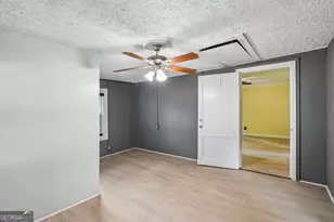 1042 Main St, Whitesburg, GA 30185 - Photo 13