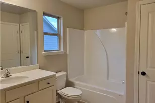 1066 Lakeview Oaks Ct, Grayson, GA 30017 - Photo 23