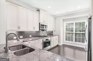 1097 Township Square, Alpharetta, GA 30022 - Photo 11