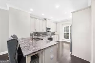 1097 Township Square, Alpharetta, GA 30022 - Photo 5