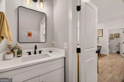 1306 E Waldburg Street, Savannah, GA 31404 - Photo 7