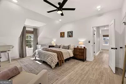 1306 E Waldburg Street, Savannah, GA 31404 - Photo 17