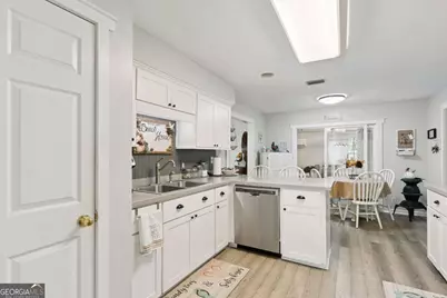 330 Crossbridge Drive, Brunswick, GA 31525 - Photo 11