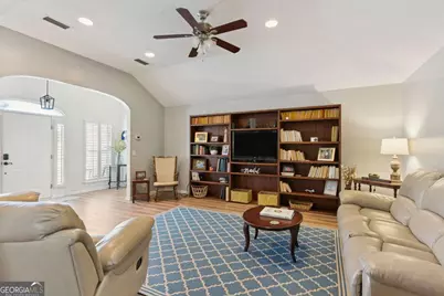 330 Crossbridge Drive, Brunswick, GA 31525 - Photo 7