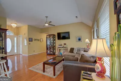 811 Shannon Circle NE, Rome, GA 30161 - Photo 3