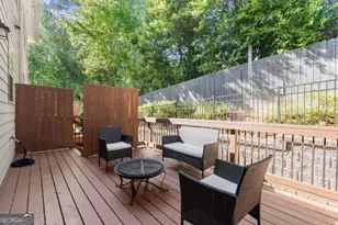 1372 Doublegate Dr, Atlanta, GA 30319 - Photo 69