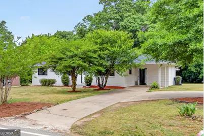 207 Buena Vista Street, Winder, GA 30680 - Photo 3