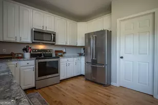 768 Appian Way, Statham, GA 30666 - Photo 9