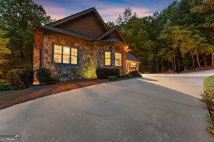 415 Yates Cir, Clarkesville, GA 30523 - Photo 3
