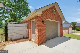 563 Heathmoor Dr, McDonough, GA 30252 - Photo 5
