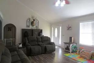 445 Southside Dr, Lyons, GA 30436 - Photo 11