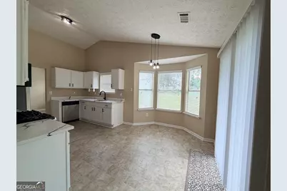 1660 Creek Crossing SE, Conyers, GA 30094 - Photo 9