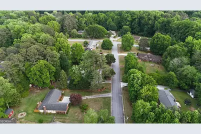 2243 Timber Lane, Snellville, GA 30078 - Photo 9
