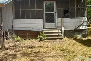 317 Poplar St, Swainsboro, GA 30401 - Photo 3