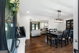 212 Sherwood Dr, Calhoun, GA 30701 - Photo 5