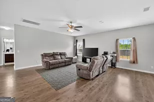 1077 Sweetbay Ct, Hinesville, GA 31313 - Photo 9