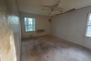 5382 Rockbridge Rd, Stone Mountain, GA 30088 - Photo 15