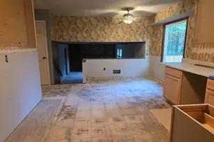 5398 Rockbridge Rd, Stone Mountain, GA 30088 - Photo 5