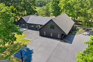1027 Fischer Rd, Sharpsburg, GA 30277 - Photo 15