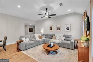 137 Red Tail Cir, Byron, GA 31008 - Photo 11