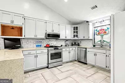 4731 Shadybrook Way SE, Conyers, GA 30094 - Photo 9