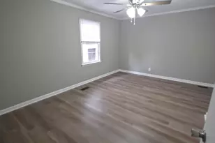 360 Pinkney St, Winder, GA 30680 - Photo 7