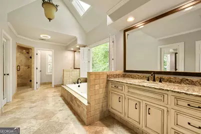 7785 Landowne Drive, Sandy Springs, GA 30350 - Photo 15