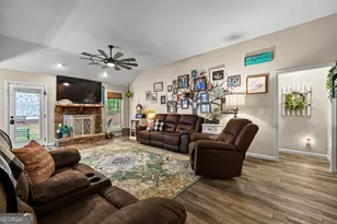 32 Brooks Lake Dr, Newnan, GA 30263 - Photo 13