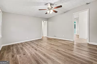 6485 Menlo Way, Rex, GA 30273 - Photo 7
