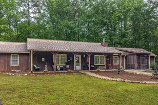 712 Honeysuckle Ln, Temple, GA 30179 - Photo 1