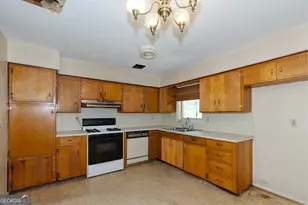 4526 Kenesaw Dr, Columbus, GA 31907 - Photo 7