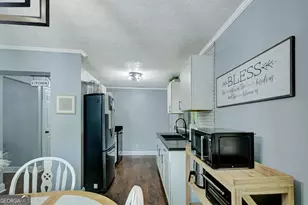 133 Davis Rd, Barnesville, GA 30204 - Photo 9