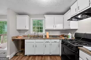 2075 Countydown Ln, Stone Mountain, GA 30088 - Photo 21