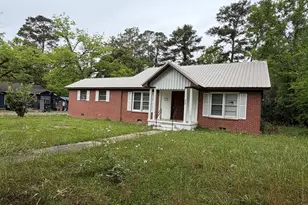 225 W Jessamine St, Fitzgerald, GA 31750 - Photo 5