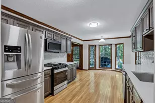 230 Mapledale Trail, Sharpsburg, GA 30277 - Photo 3