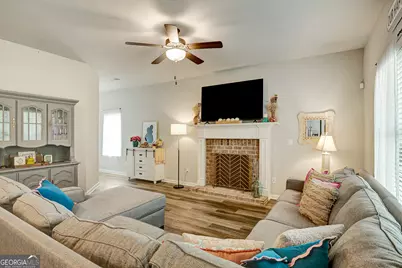 61 Pacific Avenue, Sharpsburg, GA 30277 - Photo 17