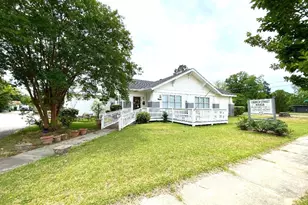 425 W Church St, Swainsboro, GA 30401 - Photo 1