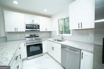 956 SW Oakland Drive, Atlanta, GA 30310 - Photo 9