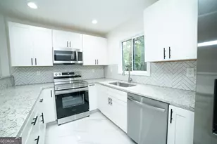 956 SW Oakland Dr, Atlanta, GA 30310 - Photo 9